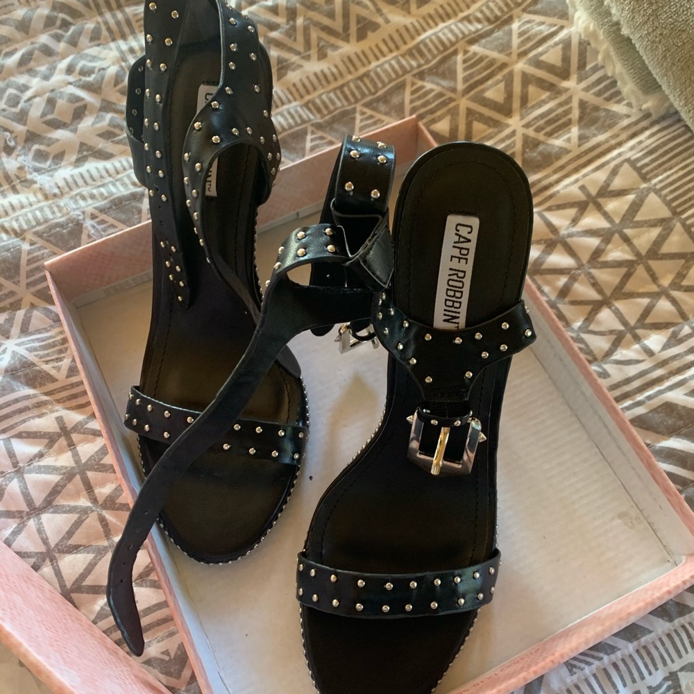 NEW black heels